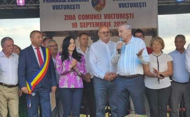 La mulți ani, Vulturești