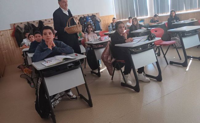 Sponsorizare obținută de Primarul Piteștiului pentru Școala 12