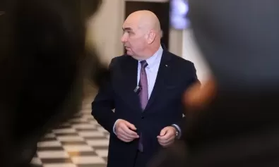 Premierul Bolojan, mesaj ferm privind situația de la Dacia!