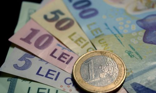 Euro a depășit un nou prag istoric!