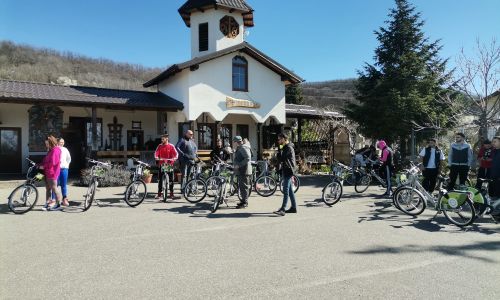 Eveniment unic la Topoloveni! Studenţii au vizitat oraşul pe biciclete