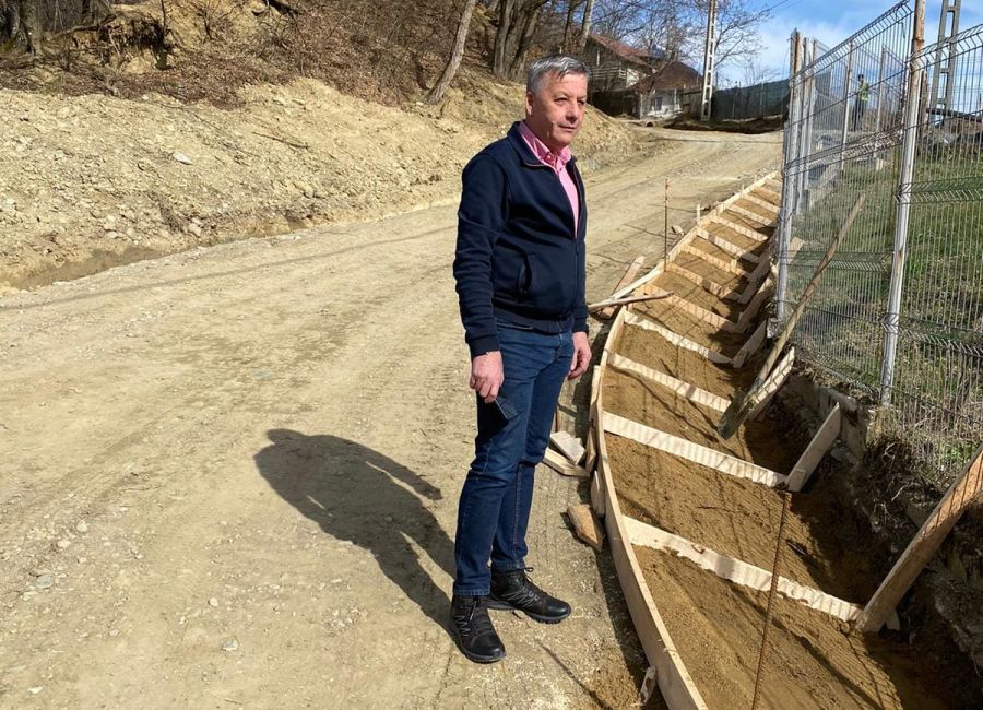 Lucrări de modernizare a mai multor străzi din comuna Valea Iaşului
