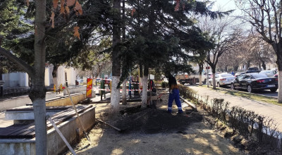 Lucrări de modernizare la locurile de joacă din centrul civic!