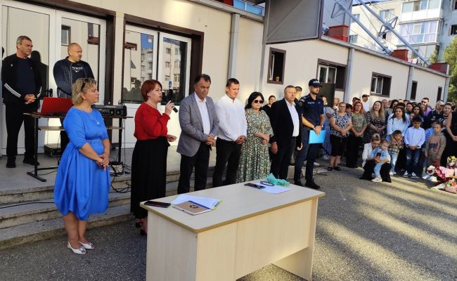 Aproximativ 6.000 de elevi, preșcolari și antepreșcolari au început noul an școlar la Mioveni