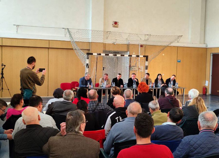 Primarul Gentea continuă seria întâlnirilor cu cetăţenii municipiului Piteşti