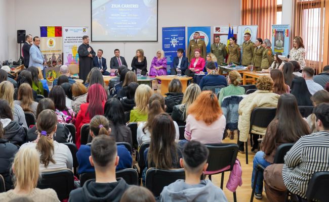 Tinerii instituționalizați au impresionat la "Ziua Carierei"