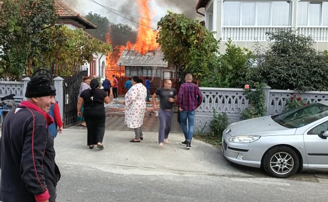 ACUM! Incendiu URIAȘ în Argeș!