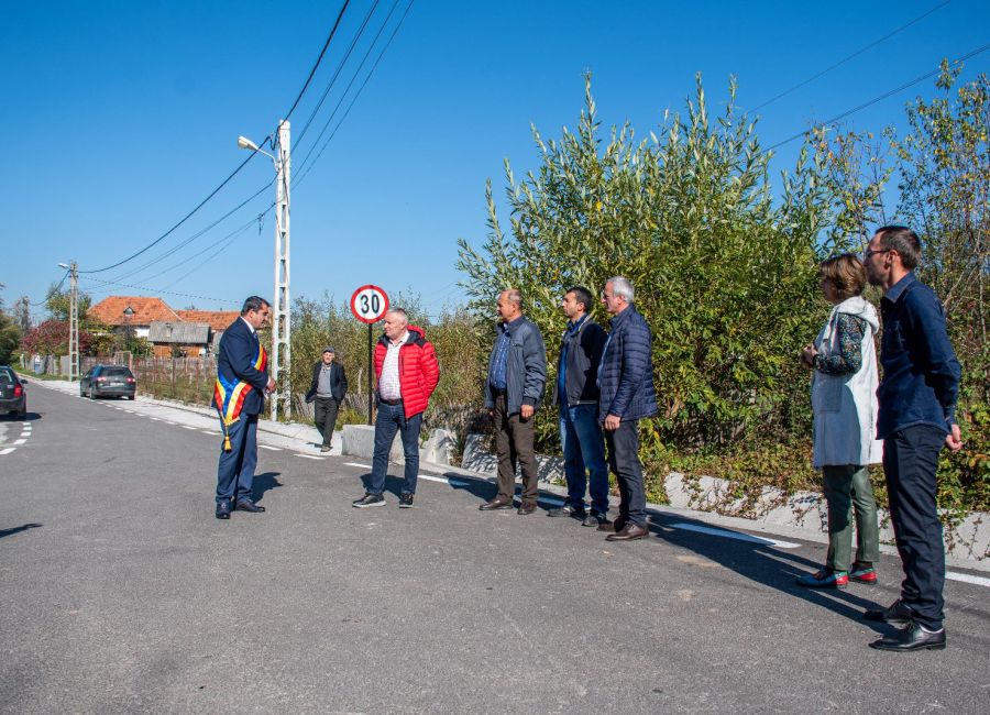 Bani europeni pentru drumurile din comuna Şuici