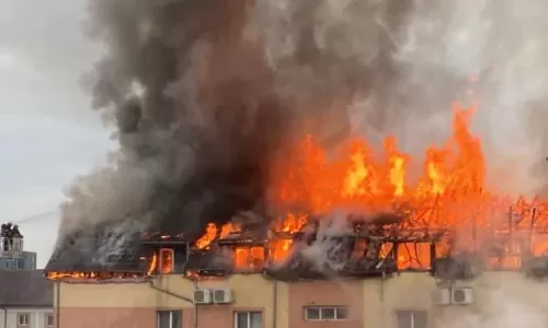 INCENDIU într-un BLOC din Pitești!