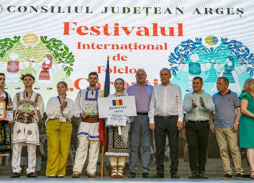 Trofeul Carpați oferit ansamblurilor la Mioveni