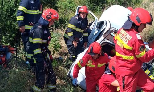 O șoferiță de 34 de ani a provocat un accident grav în Argeș!