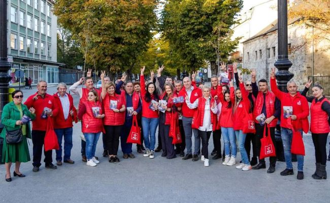 Ministrul Simona Bucura-Oprescu și echipa PSD, alături de comunitățile din Rucăr, Schitu Golești, Câmpulung și Topoloveni!