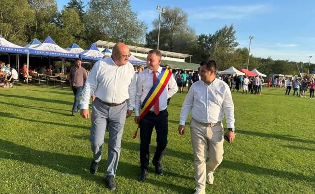 Echipa PSD, la Davidești și la Poienarii de Muscel în zi de mare sărbătoare