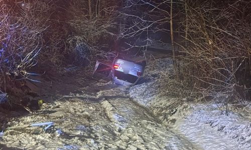 Azi-noapte, accident în Argeș! S-a RĂSTURNAT cu mașina!