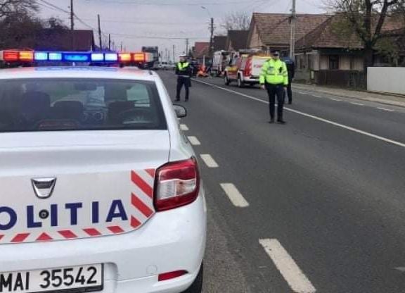 ACUM! Accident cu două mașini în Argeș