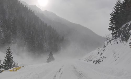 Risc de avalanșă în zonele montane din Argeș!