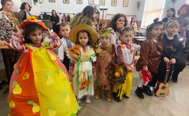 Peste 200 de elevi, la concursul județean "Emoție de toamnă" de la Bălilești