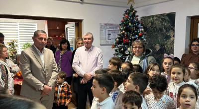 Primăria Bradu a răsunat de glasurile colindătorilor!