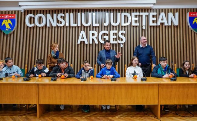 Au sosit primii colindători la Consiliul Județean Argeș!