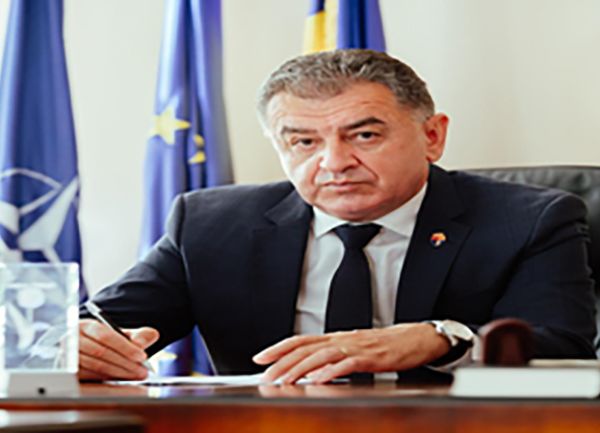 Cristian Gentea: 'Nu lăsaţi copiii în frig'