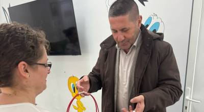 Primarul Dan Stroe a oferit mărțișoare doamnelor și domnișoarelor