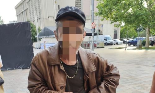 Prins în timp ce fura o sticlă de alcool de la un magazin din centrul Piteștiului