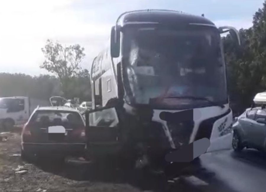 Microbuz cu 52 de persoane, accident în Argeș!