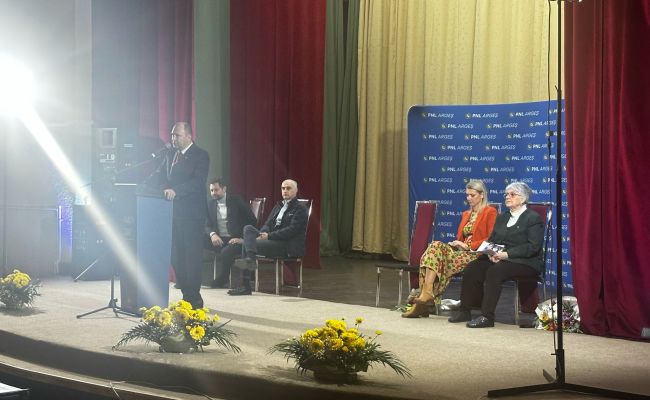 ACȚIUNE DE FORȚĂ A PNL ARGEȘ! Gorghiu a LĂUDAT-O pe Simona Bucura Oprescu