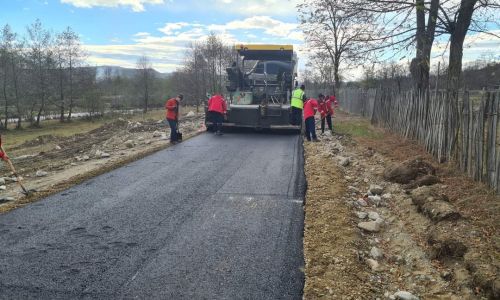 Lucrări de asfaltare în comuna Berevoești