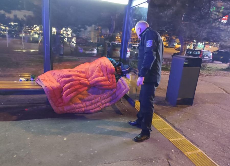 Persoanele fără adăpost din municipiul Pitești, monitorizate și sprijinite de Poliția Locală!