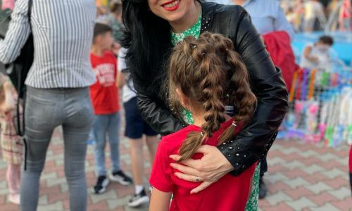Ministrul Simona Bucura Oprescu anunţă majorarea alocaţiilor de stat pentru copii