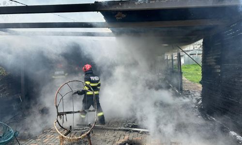 Incendiu violent în Pitești