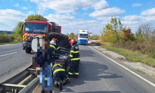 ACUM! Accident cu DOUĂ MAȘINI în Argeș