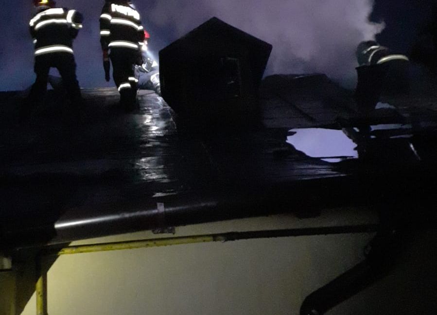 INCENDIU la un RESTAURANT din Pitești