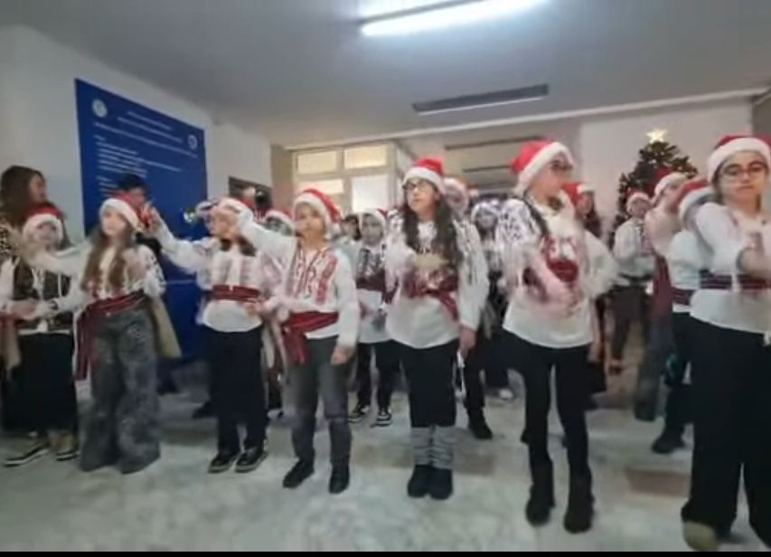 Spectacol de colinde la Spitalul Județean Argeș!