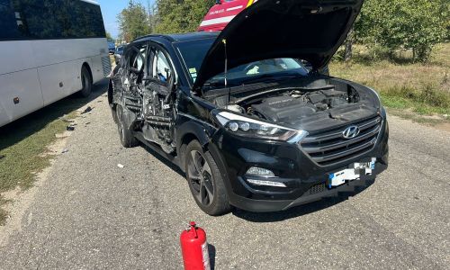 ACUM! Accident cu DOUĂ MAȘINI în Argeș