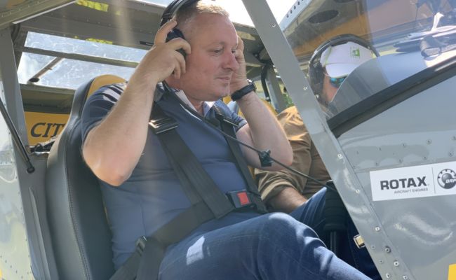Vicepreședintele CJ Argeș Marius Nicolaescu, la Cupa Magiunului la planorism de la Topoloveni