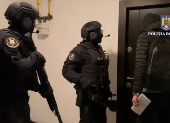 Persoane anchetate pentru PROXENETISM!