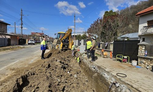 În oraşul Ştefăneşti se lucrează la modernizarea drumurilor