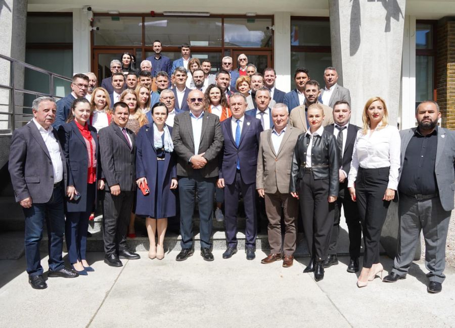 Ion Mînzînă și-a depus candidatura pentru un nou mandat de președinte al Consiliului Județean Argeș: “Argeșul pe primul loc a fost misiunea mea de credință căreia m-am dedicat total împreună cu echipa PSD! Și împreună cu argeșenii am reușit!”