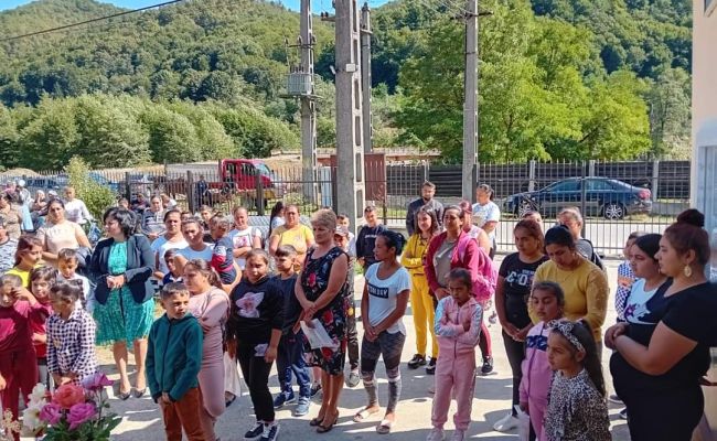 Primul clopoțel a sunat și la școlile din comuna Berevoești