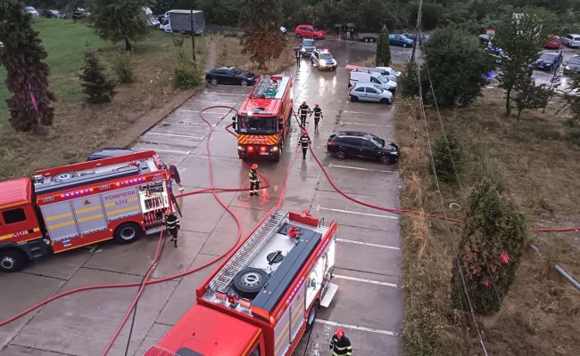 INCENDIU la o firmă de RENUME din Pitești!