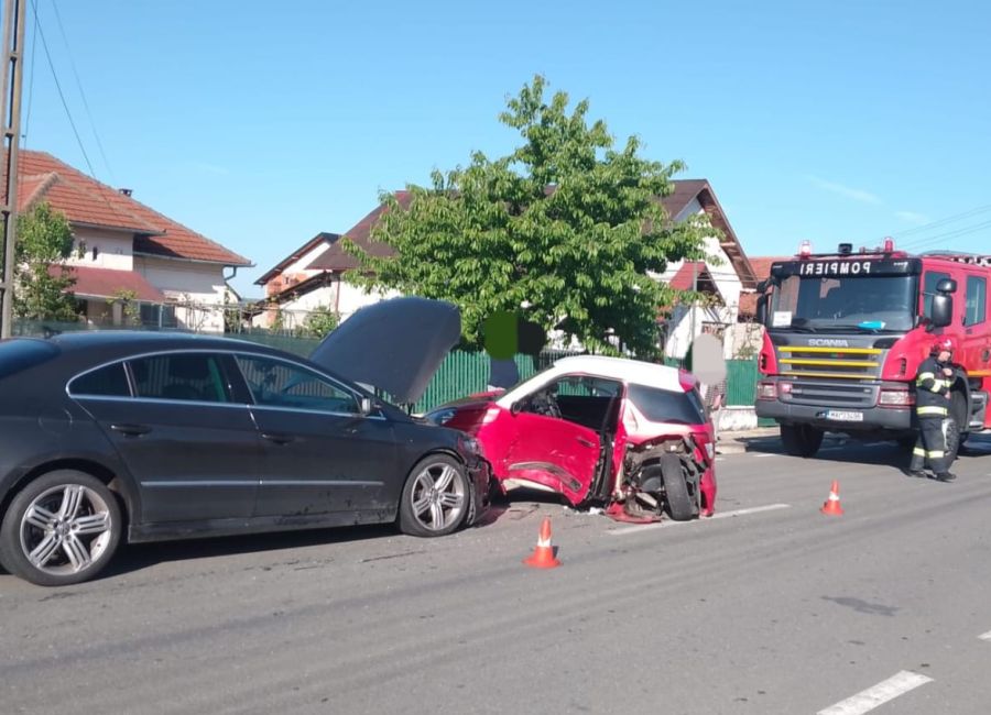 Accident în Argeș! Doi MINORI au fost răniți