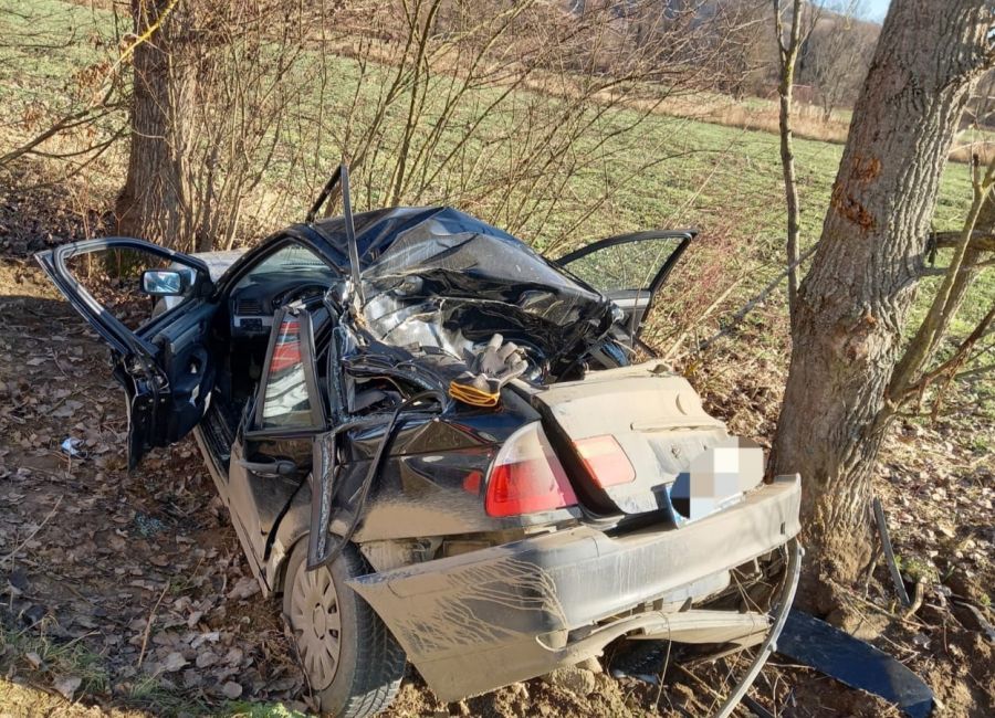 ACUM! Accident cu două mașini în Argeș