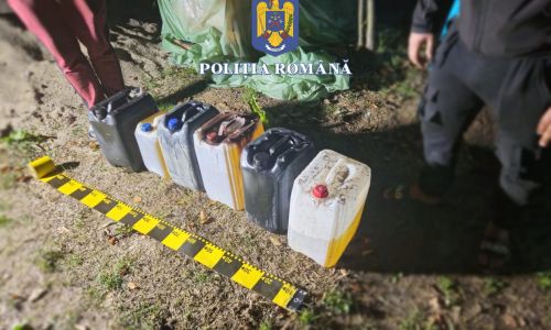 Reţinuţi după ce au furat peste 100 de litri de motorină