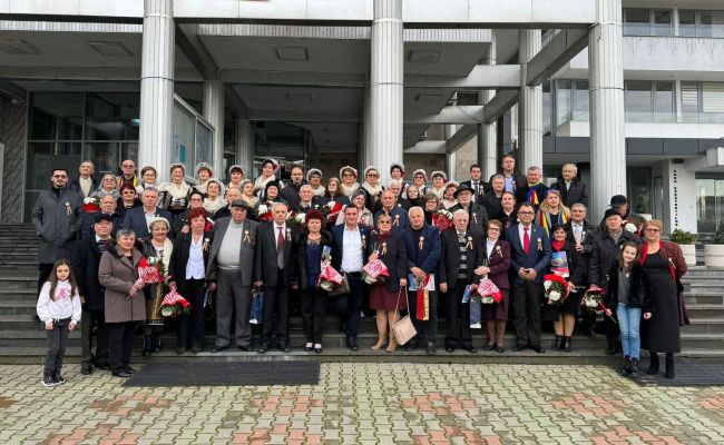 La Mioveni au fost premiate cuplurile care au împlinit 50 de ani de căsătorie neîntreruptă