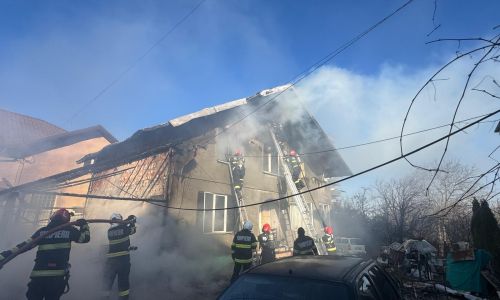 UPDATE! Incendiu PUTERNIC în comuna Bradu!