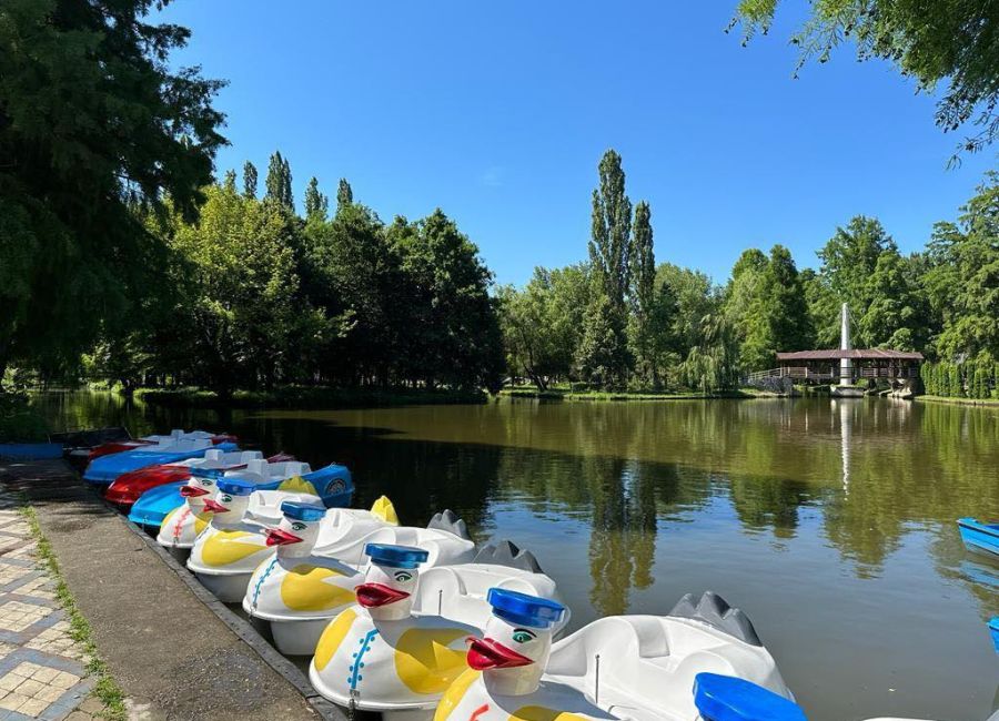 Recreere și mișcare, în parcul Ștrand - 10 noi hidrobiciclete de închiriat!