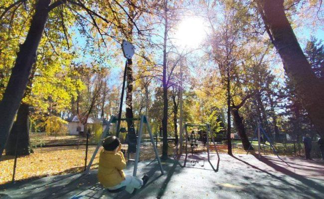 Încă un loc de joacă din Pitești a fost modernizat