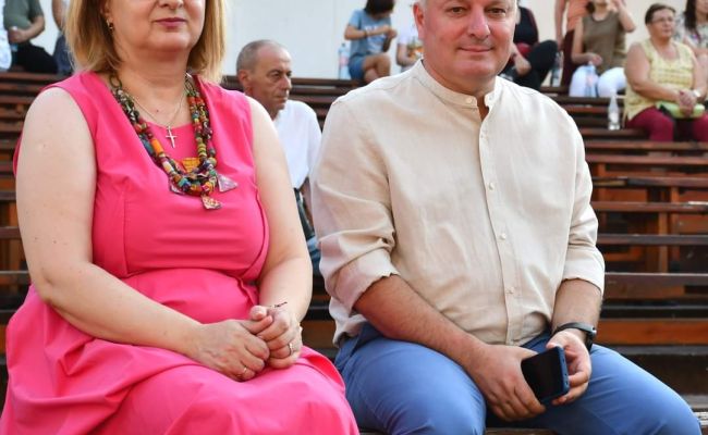 Miercuri seara, spectacol de neuitat pe scena Grădinii de Vară din Pitești